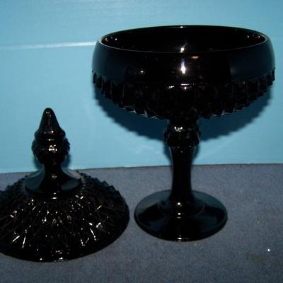 LOT 81 BEAUTIFUL MID CENTURY BLACK AMETHYST GLASSWARE TALL CANDY JAR 2 MINI VASES