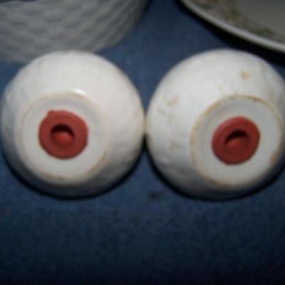 LOT 85 WONDERFUL MCM METLOX SCULPTURED DAISY SERVING PIECES