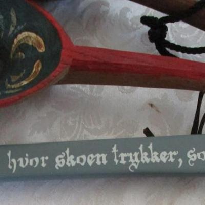Decorative wood shovels; decorative shoe horn