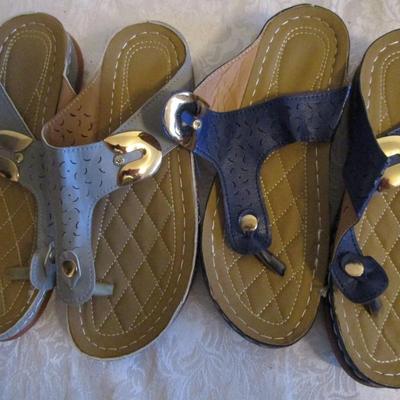 2 pr Sandals