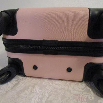 Hard shell suitcase