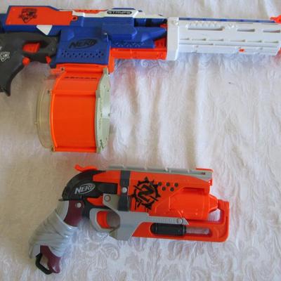 2 Nerf guns