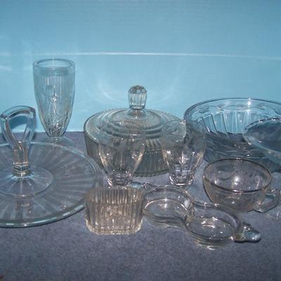 LOT 89 LOVELY VINTAGE GLASSWARE