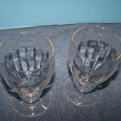 LOT 89 LOVELY VINTAGE GLASSWARE