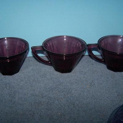 LOT 91 BEAUTIFUL MCM MOROCCAN AMETHYST & OTHER PURPLE GLASSWARE