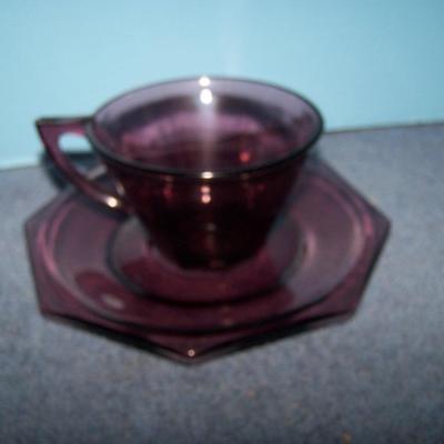 LOT 91 BEAUTIFUL MCM MOROCCAN AMETHYST & OTHER PURPLE GLASSWARE