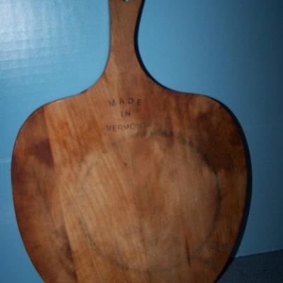 LOT 92 GREAT VINTAGE KITCHENWARE COOKBOOK HOLDER/EGG RACK+++