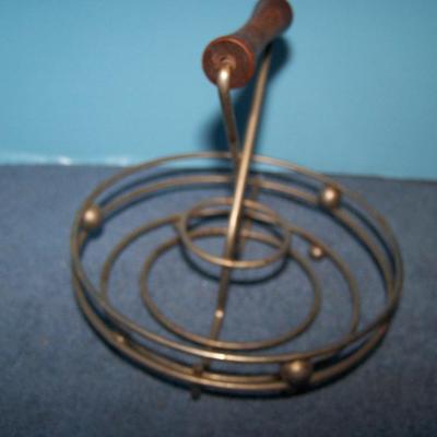 LOT 92 GREAT VINTAGE KITCHENWARE COOKBOOK HOLDER/EGG RACK+++