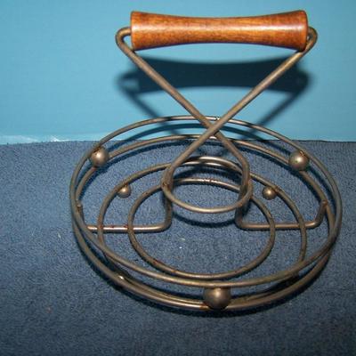 LOT 92 GREAT VINTAGE KITCHENWARE COOKBOOK HOLDER/EGG RACK+++
