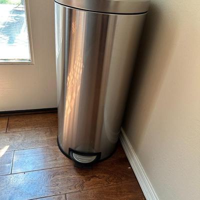 Standard Kitchen Trash
