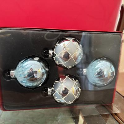 Christmas ornaments lot