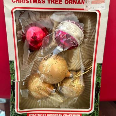 Christmas ornaments lot