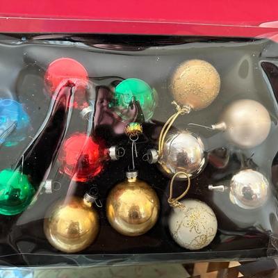 Christmas ornaments lot