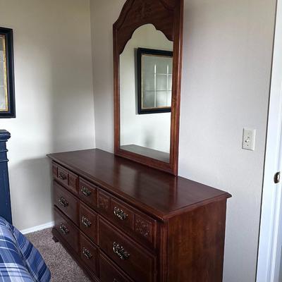 Dresser w/ Mirror