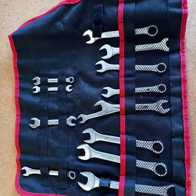 Short-reach combination wrench