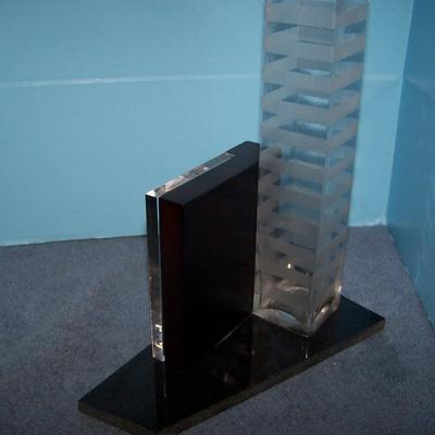 LOT 100 BEAUTIFUL CONTEMPORARY ART GLASS P KAN