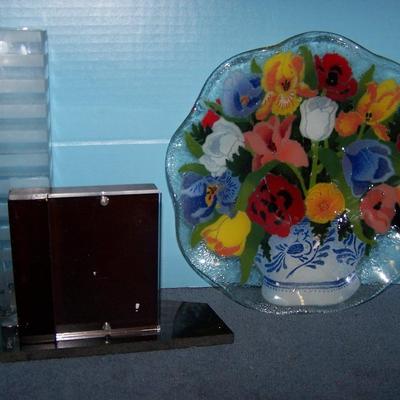 LOT 100 BEAUTIFUL CONTEMPORARY ART GLASS P KAN