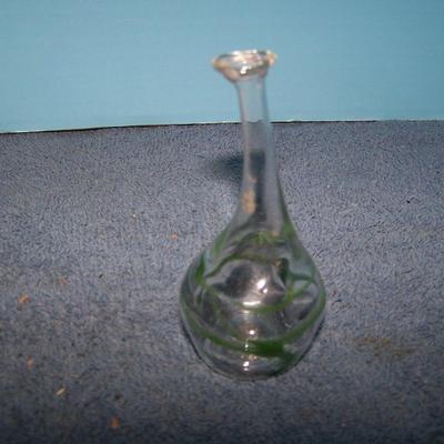 LOT 102 GORGEOUS VINTAGE ART GLASS FENTON BASKET
