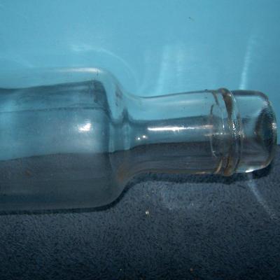 LOT 103 GREAT VINTAGE KITCHEN STUFF