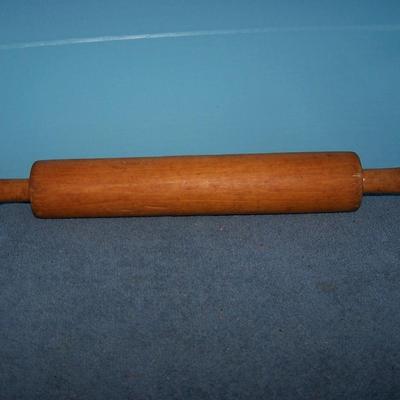 LOT 103 GREAT VINTAGE KITCHEN STUFF