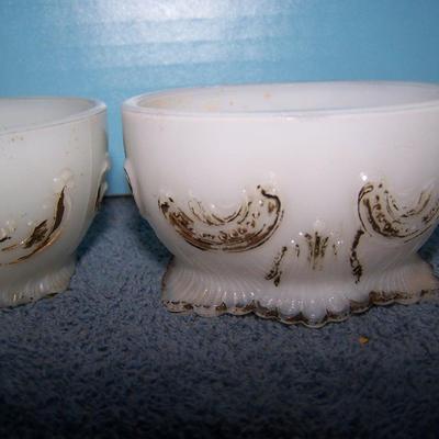LOT 105 BEAUTIFUL VERY OLD MILK GLASS PIECES MOSTLY VICTORIAN