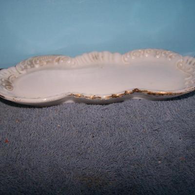 LOT 105 BEAUTIFUL VERY OLD MILK GLASS PIECES MOSTLY VICTORIAN