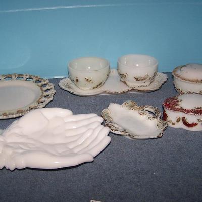 LOT 105 BEAUTIFUL VERY OLD MILK GLASS PIECES MOSTLY VICTORIAN
