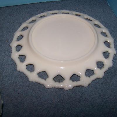 LOT 105 BEAUTIFUL VERY OLD MILK GLASS PIECES MOSTLY VICTORIAN