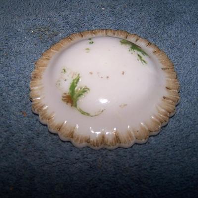 LOT 105 BEAUTIFUL VERY OLD MILK GLASS PIECES MOSTLY VICTORIAN