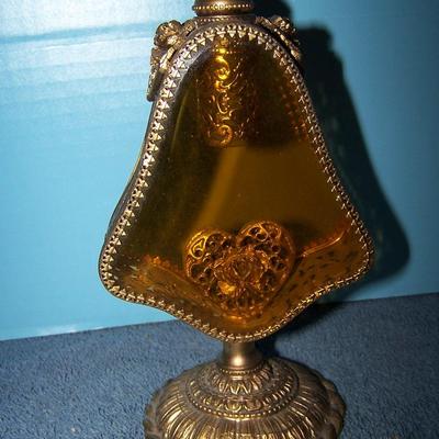 LOT 106 LOVELY VINTAGE DRESSER ITEMS---PERFUMES/BOX/POWDER
