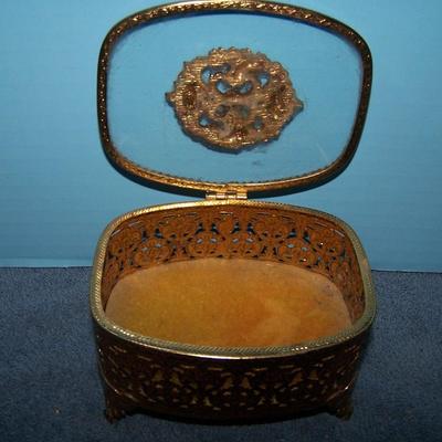 LOT 106 LOVELY VINTAGE DRESSER ITEMS---PERFUMES/BOX/POWDER