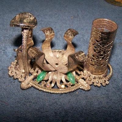 LOT 106 LOVELY VINTAGE DRESSER ITEMS---PERFUMES/BOX/POWDER