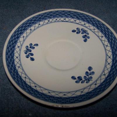 LOT 108 LOVELY VINTAGE DENMARK DISHWARE & BONE DISHES