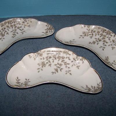 LOT 108 LOVELY VINTAGE DENMARK DISHWARE & BONE DISHES