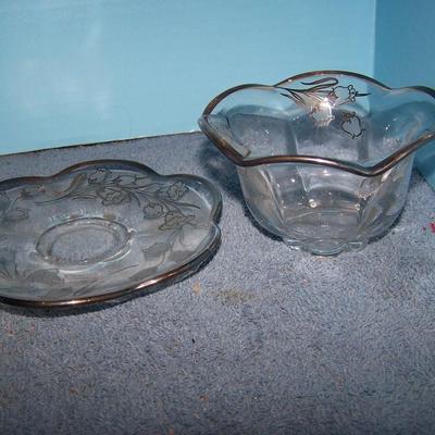 LOT 109 VINTAGE PRETTY SILVER OVERLAY CRYSTAL SERVING PIECES