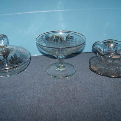 LOT 109 VINTAGE PRETTY SILVER OVERLAY CRYSTAL SERVING PIECES
