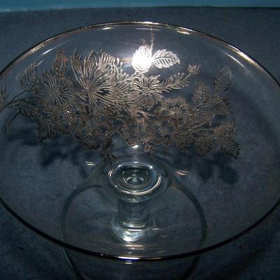 LOT 109 VINTAGE PRETTY SILVER OVERLAY CRYSTAL SERVING PIECES