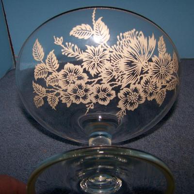 LOT 109 VINTAGE PRETTY SILVER OVERLAY CRYSTAL SERVING PIECES