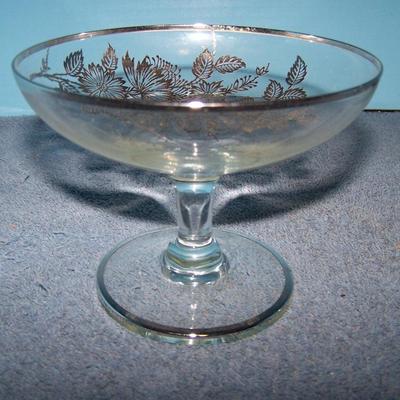 LOT 109 VINTAGE PRETTY SILVER OVERLAY CRYSTAL SERVING PIECES