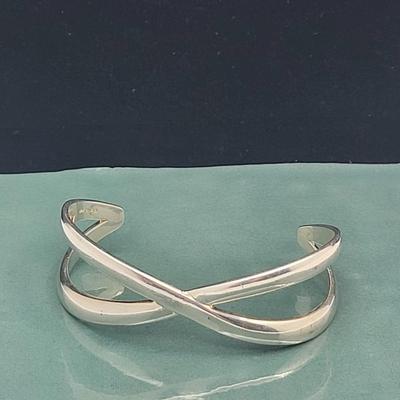 Designer E. Pearl Sterling Silver Criss-Cross Cuff 30gr