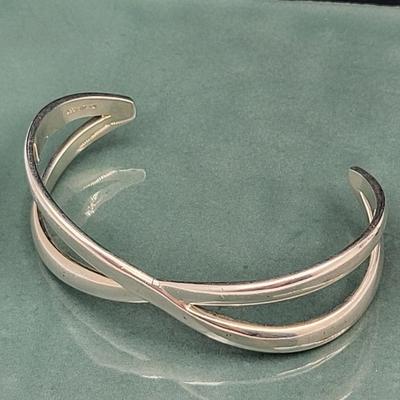 Designer E. Pearl Sterling Silver Criss-Cross Cuff 30gr