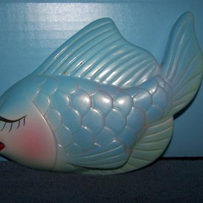LOT 119 FAB MCM WALL SEALIFE--SEAHORSES/FISH