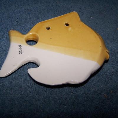 LOT 120 WONDERFUL MCM WALL FISH-- CERAMICRAFT/ALUMINUM/WALL POCKET