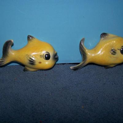 LOT 120 WONDERFUL MCM WALL FISH-- CERAMICRAFT/ALUMINUM/WALL POCKET