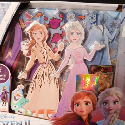 NEW FROZEN II MAGNETIC PAPER DOLLS AND 2 BOOKS OF PAPER DOLLS