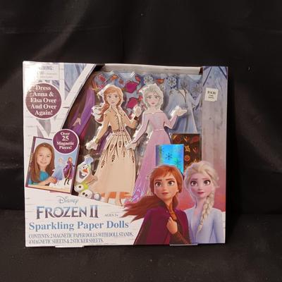 NEW FROZEN II MAGNETIC PAPER DOLLS AND 2 BOOKS OF PAPER DOLLS
