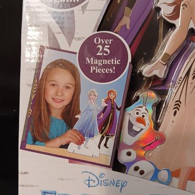 NEW FROZEN II MAGNETIC PAPER DOLLS AND 2 BOOKS OF PAPER DOLLS