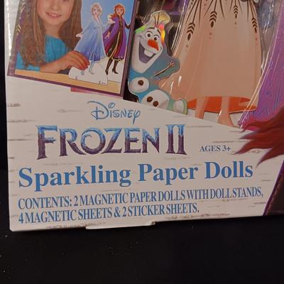 NEW FROZEN II MAGNETIC PAPER DOLLS AND 2 BOOKS OF PAPER DOLLS