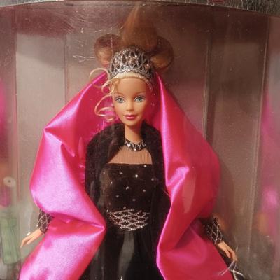 LIKE NEW SPECIAL EDITION HOLIDAY BARBIE
