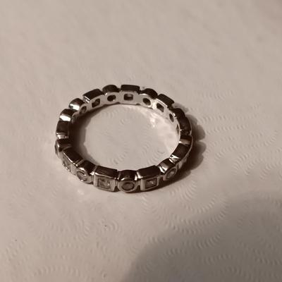 2 LADIES FASHION RINGS
